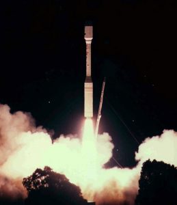 トーラスロケットによる打ち上げ（1998年2月10日） wikipedia